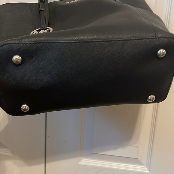 Black Michael Kors purse / excellent condition - Picture 7 of 7
